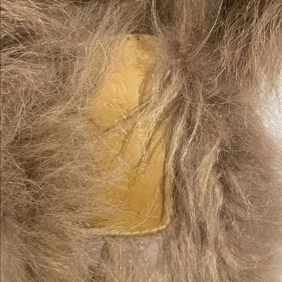 Floral Embroidered Black Loafers with Fur Lining - Picture 3 of 4